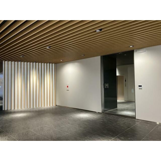 1Fエレベーターホール入口