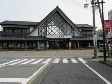 あいの風とやま鉄道福岡駅