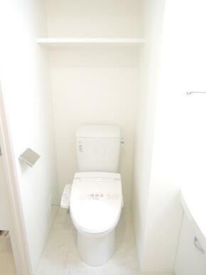 【別室参考写真】温水洗浄機能付のトイレです。