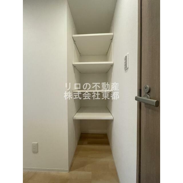 奥行のある収納付です！増えがちな荷物をもスッキリ収納できます☆