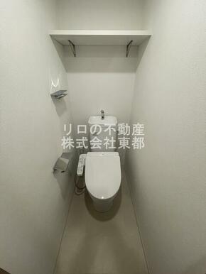 白基調で清潔感のあるトイレです♪