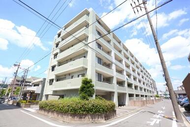 鶴舞線「庄内通」駅　徒歩約１２分　駅周辺にはスーパーや病院などの生活施設が揃います