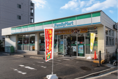 ファミリーマート保木間五丁目店