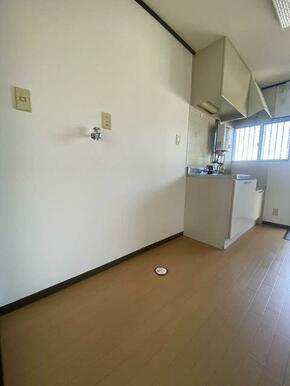 洗濯機、冷蔵庫置き場