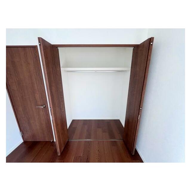 「２階東側洋室」クローゼット付きです