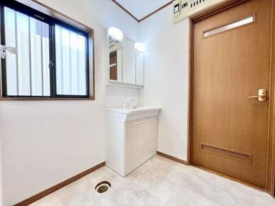 「洗面所」洗面台新規交換済みです