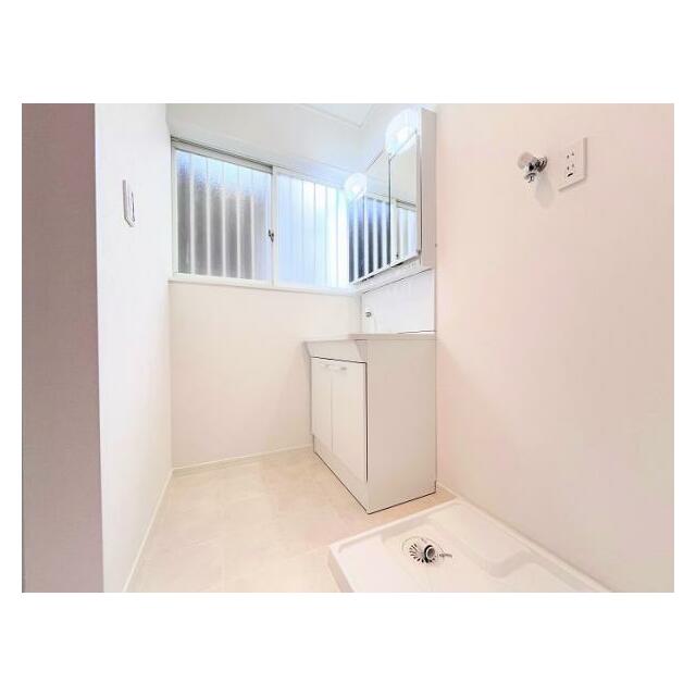 「洗面所」洗面台は新品交換済みです