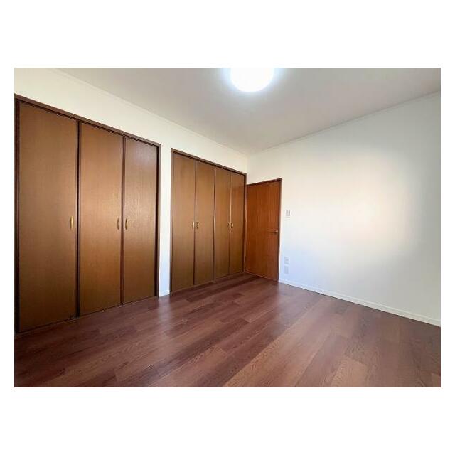 「2階北側洋室」約5.2帖の洋室です