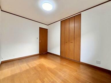 「2階中央洋室」別角度.