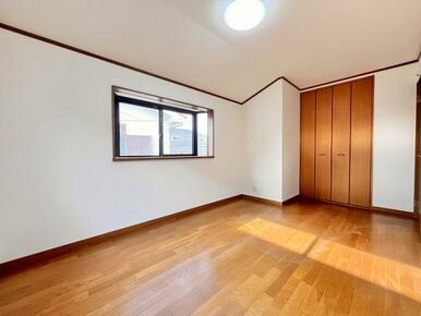 「2階西側洋室」