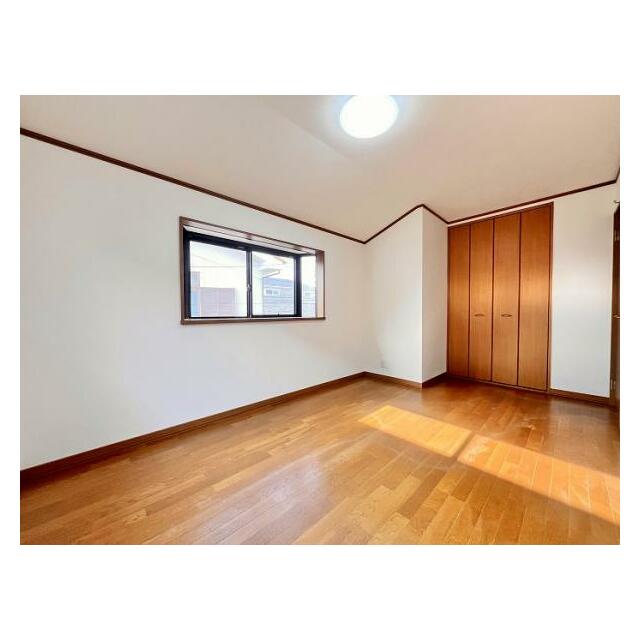 「2階西側洋室」