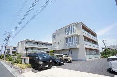 入居者様用駐車場も敷地内にあります。