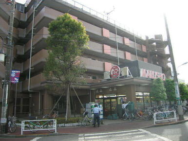 武蔵野台駅前スーパー