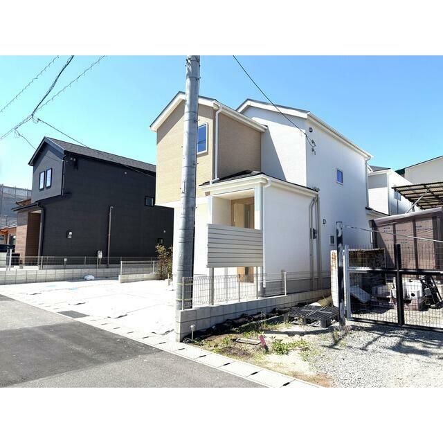 ２号棟　前面道路含む