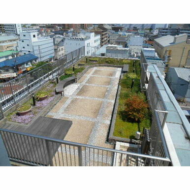 約80㎡の屋上庭園&ドッグラン