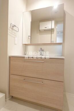 ヘアセットも簡単洗髪洗面化粧台タイプ☆