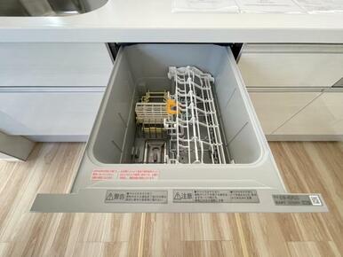 忙しい朝や冬の寒い日の洗い物はお任せ！毎日の家事を軽減できる食器洗浄機付きです＾＾