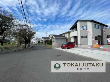 南西側約6M幅員の公道。車の出し入れもスムーズに行えますね＾＾