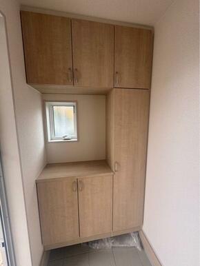 増えすぎたクツを上手に整理・収納してスッキリした玄関を実現（1号棟）