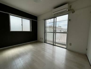 エアコン付きでこのお部屋はリビングにおすすめ