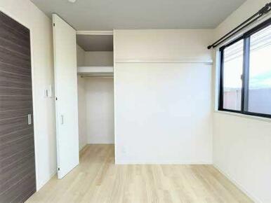 洋室１収納