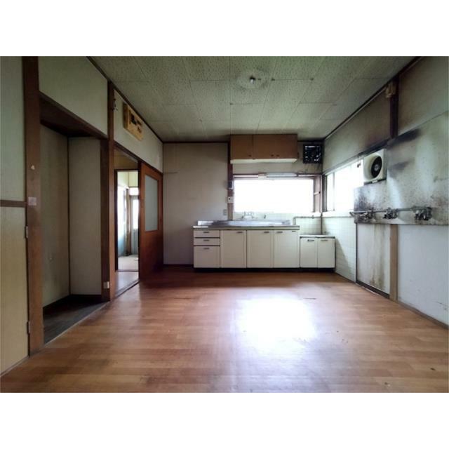 閑静な住宅街にあり、周辺の交通量も少ないため、落ち着きのある豊かな生活を送ることができます！