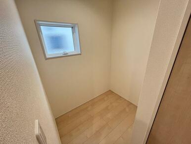 部屋をすっきりさせるのに欠かせない収納。まめに整理整頓したくなる！（2号棟）