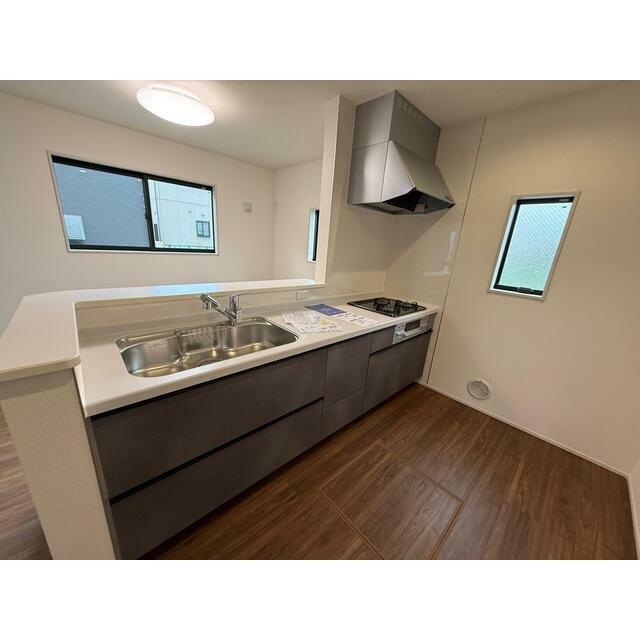 使い勝手のいいカウンター式はもはやキッチンの主流（1号棟）