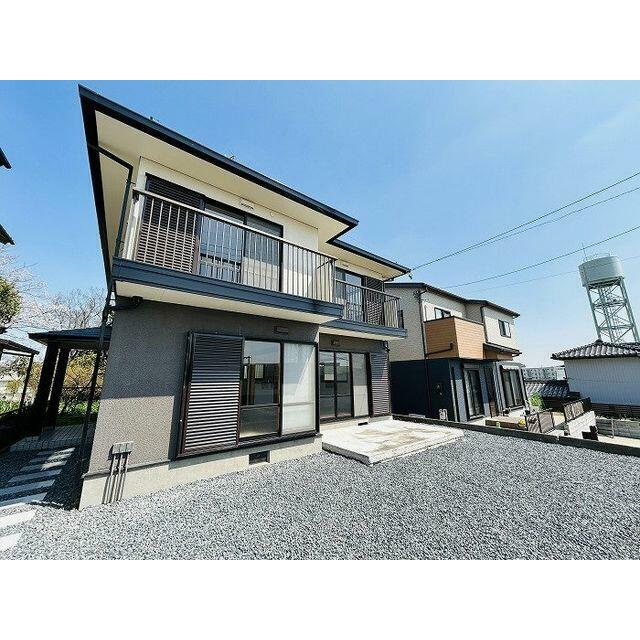 「外回り」砂利敷き施工後のお写真です