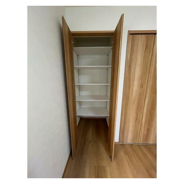 洋室約6.6帖　収納