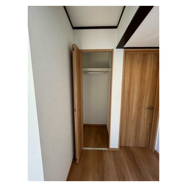 洋室約5.5帖　クローゼット