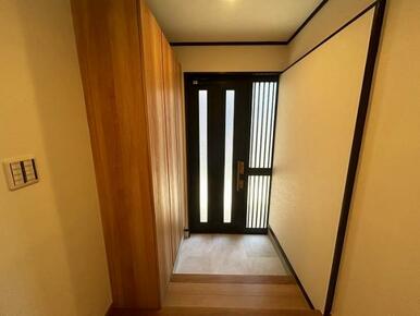 玄関　シューズボックス交換済