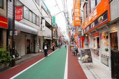 「下高井戸」駅周辺には商店街をはじめとした商業施設が多く点在しております♪