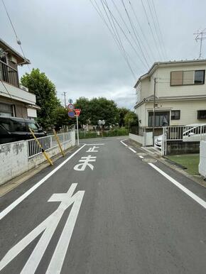 北側前面道路です