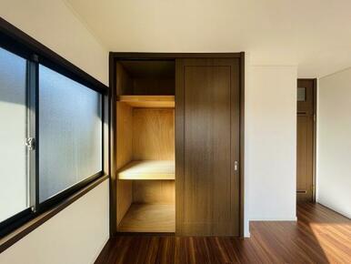 洋室2クローゼット