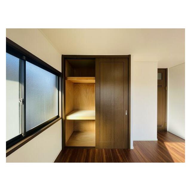 洋室2クローゼット