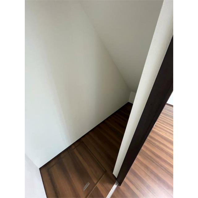 階段下収納には床下収納もあります
