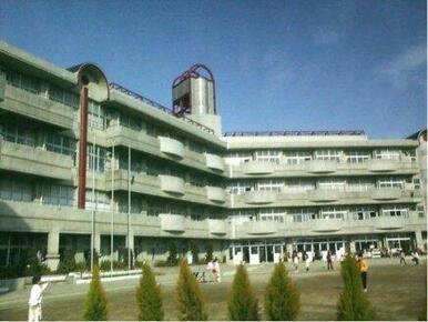 戸塚綾瀬小学校 1570m