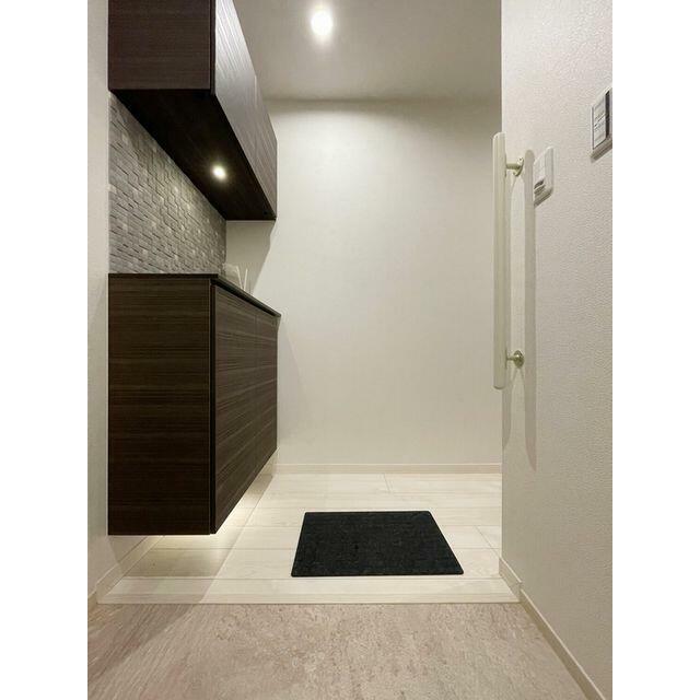 玄関　上下セパレートタイプのシューズボックスを設置