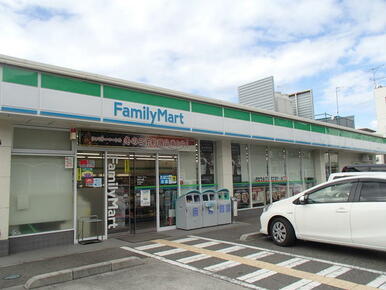 ファミリーマート長田丸山店