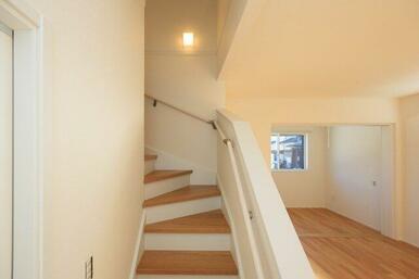 転倒転落を防止する手すり付きの安全設計（施工例）