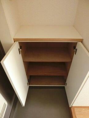 下駄箱（内装写真です。）