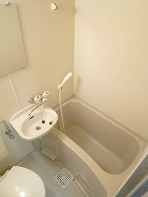 ※室内写真は703号室です