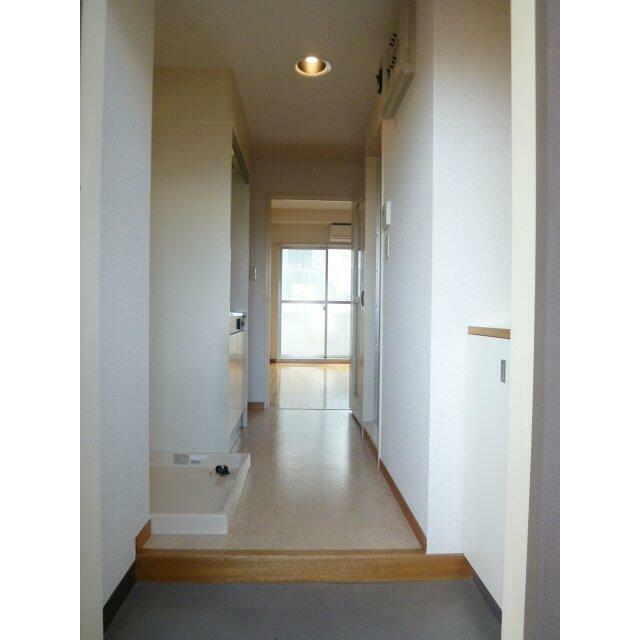 ※室内写真は703号室です