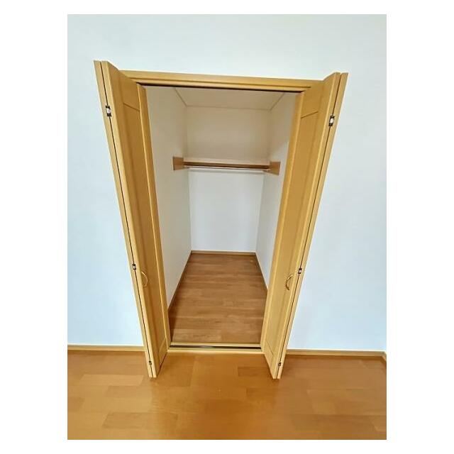 洋室約8帖　クローゼット