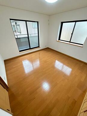 洋室約8帖　別アングル