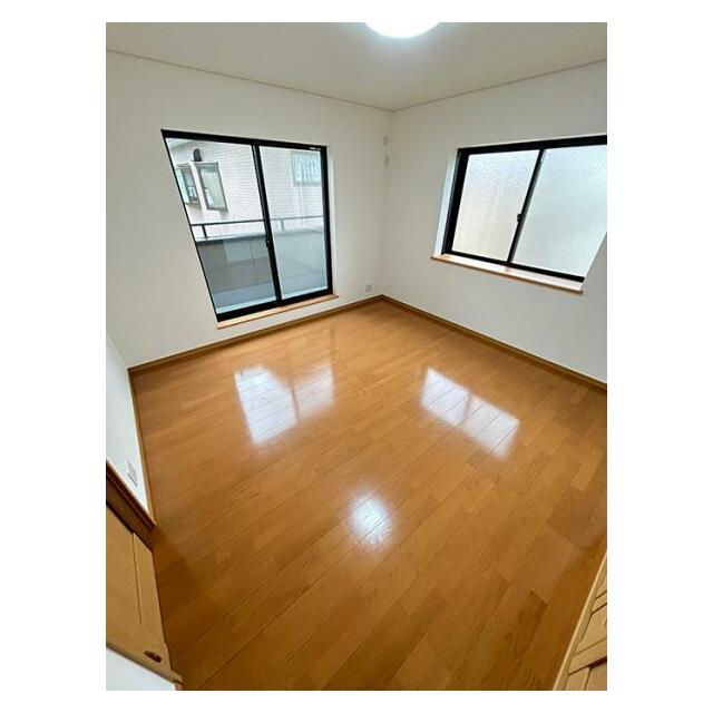 洋室約8帖　別アングル