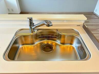 「キッチン」シンクも新品交換を行っております。