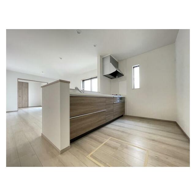 リビングの様子を見ながら家事ができるので小さなお子さまがいるご家庭も安心です＾＾