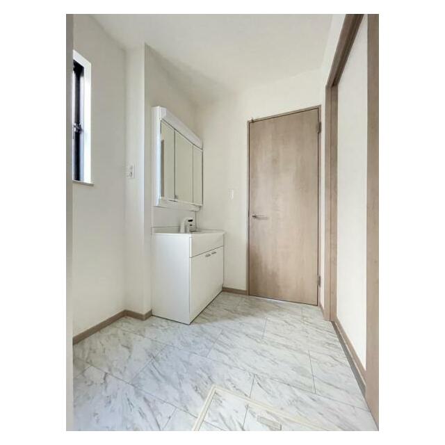 朝の準備・毎日の洗濯・帰宅後のお風呂と大活躍の洗面スペース